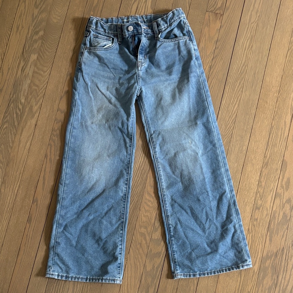 Old Navy girl’s Straight Jeans in Faded Blue Denim